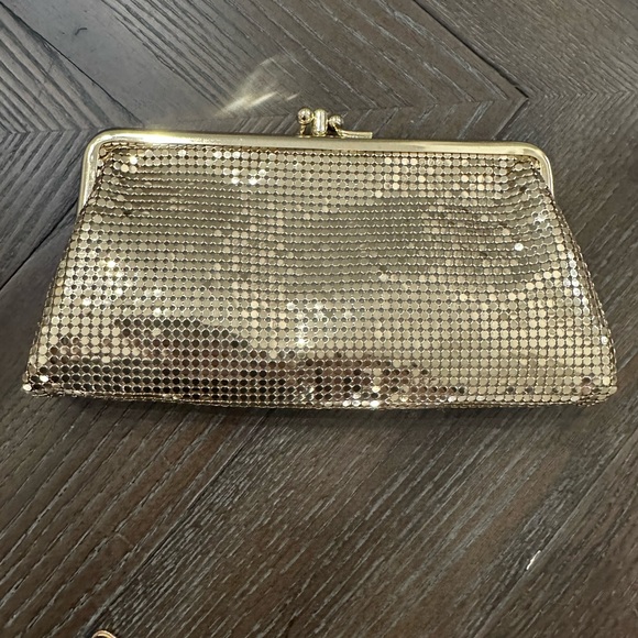 Whiting And Davis Gold Mesh Double Kisslock Clutch Wallet